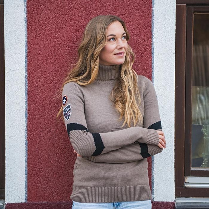 WOMEN RETRO PATCH SWEATER